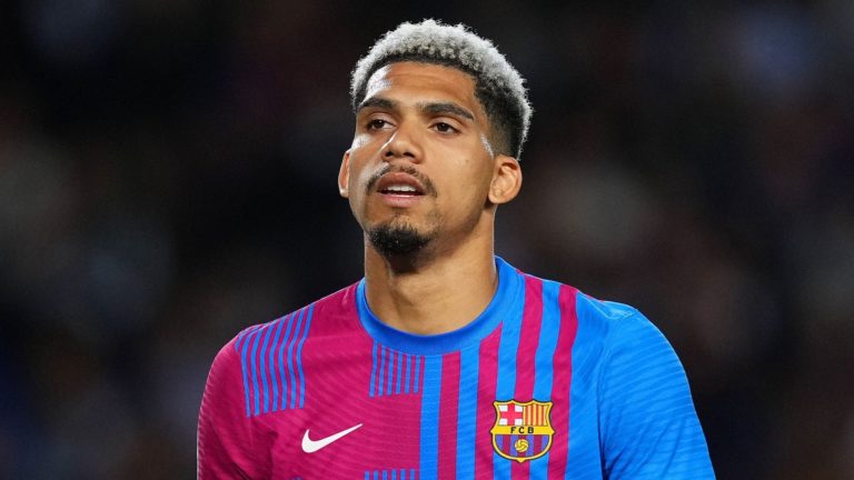 Araujo y el duelo ante el Bayern: "Es un gran partido para demostrar que somos un gran equipo"