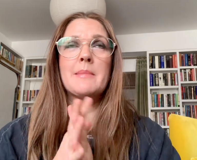 Drew Barrymore se disculpa por polémico comentario sobre el juicio de Johnny Depp